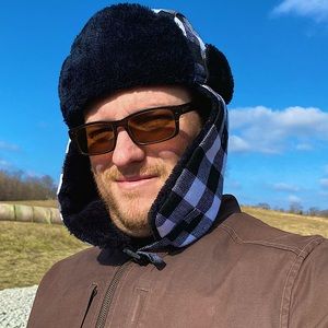 Meet your Posher, Second Hand Man